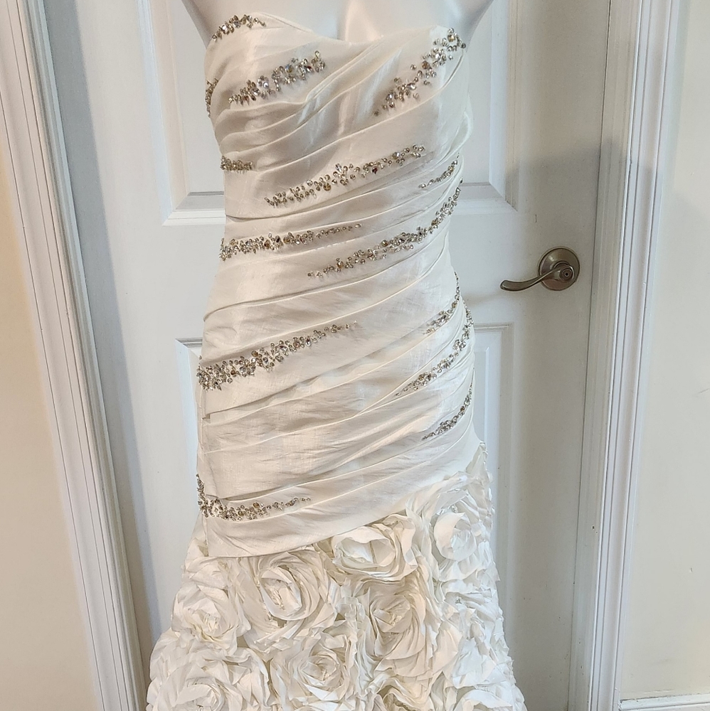 COPY - Waterloo Wedding Dress mermaid with roses on the bottom ivory size 10